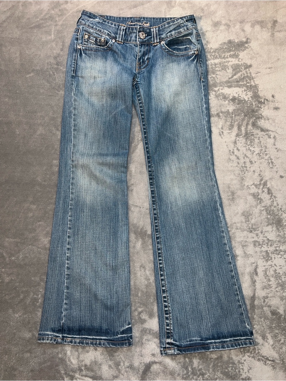 American Eagle Outfitters Women's Flare Jeans in Medium Blue Wash